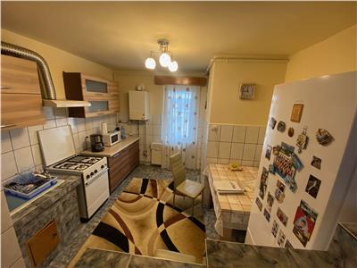 Apartament 3 camere de vanzare in Cristesti